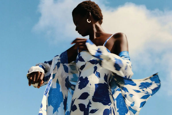 Choosing Stylish Floral Dresses In 2024